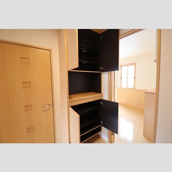 玄関 (シューズボックス)