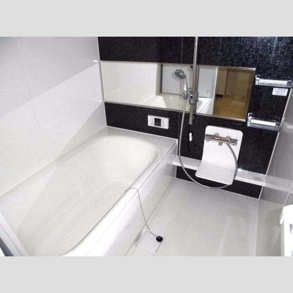 バス (追い焚き機能付1坪風呂)