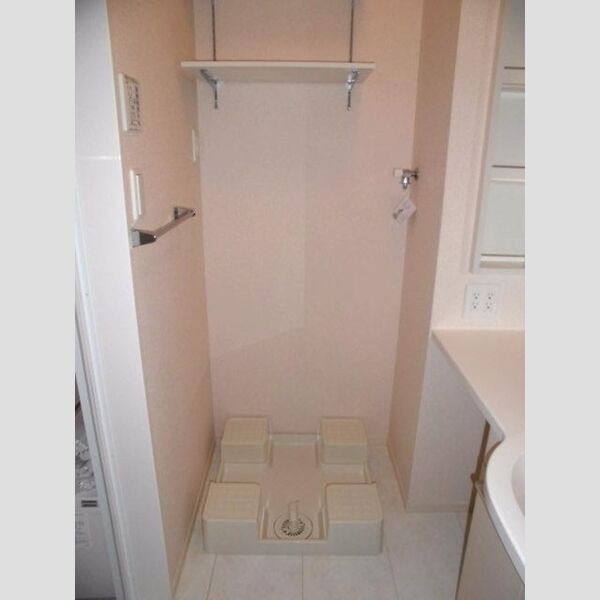 洗面所 (洗濯機置き場)