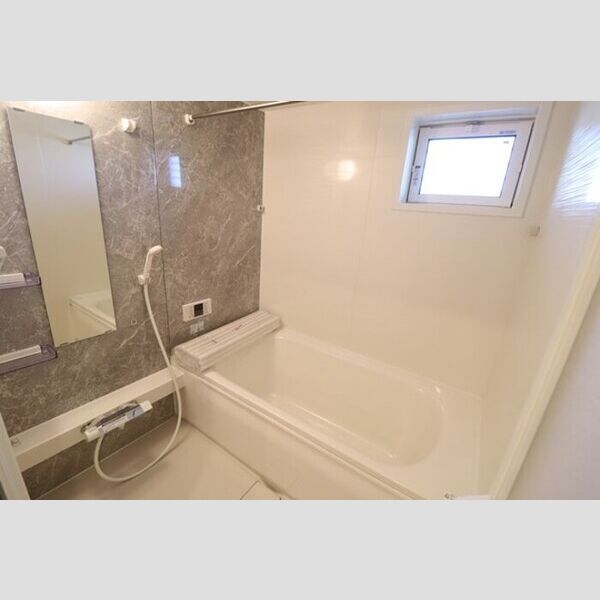 バス (追い焚き機能付き一坪風呂(窓付き))