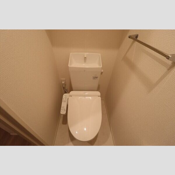 トイレ (トイレ(温水洗浄暖房便座))