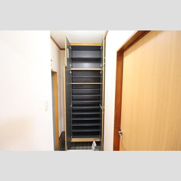 玄関 (シューズボックス)