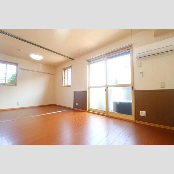 居室・リビング (LDKから洋室)