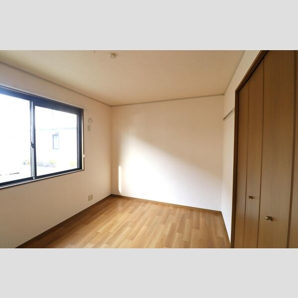 その他 (北側洋室)