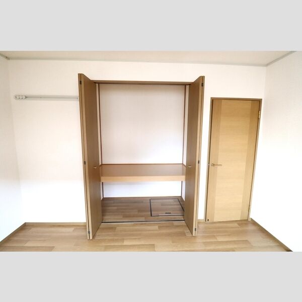 収納 (北側洋室　物入)