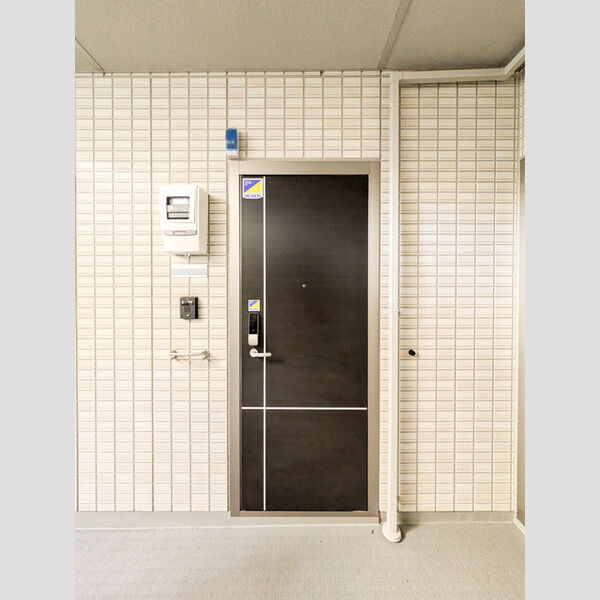 玄関 (玄関ドア)