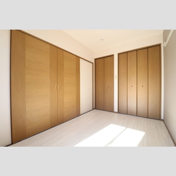 その他 (洋室5帖)