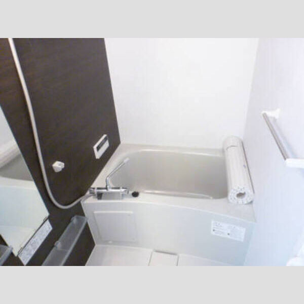 バス (追い焚き機能付きの浴室)