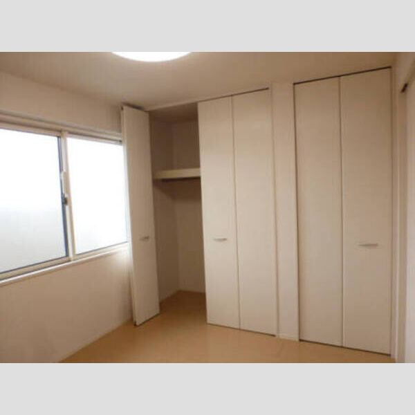 収納 (収納豊富なクローゼット付洋室)