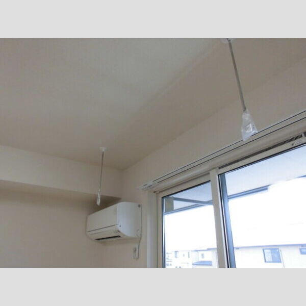 その他設備 (室内物干し)