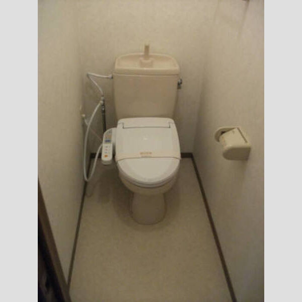 トイレ (温水洗浄便座付き)
