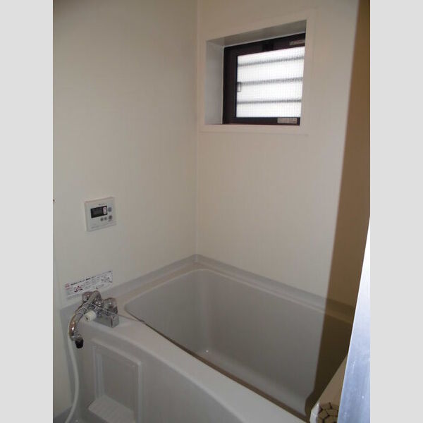 バス (浴室(シャワー.窓付き))