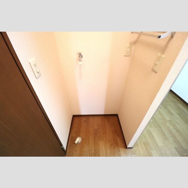 その他 (洗濯機置き場)