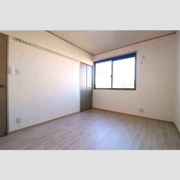 その他 (東側洋室)