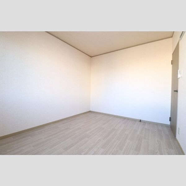 その他 (東側洋室)