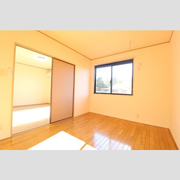 その他 (西側洋室)