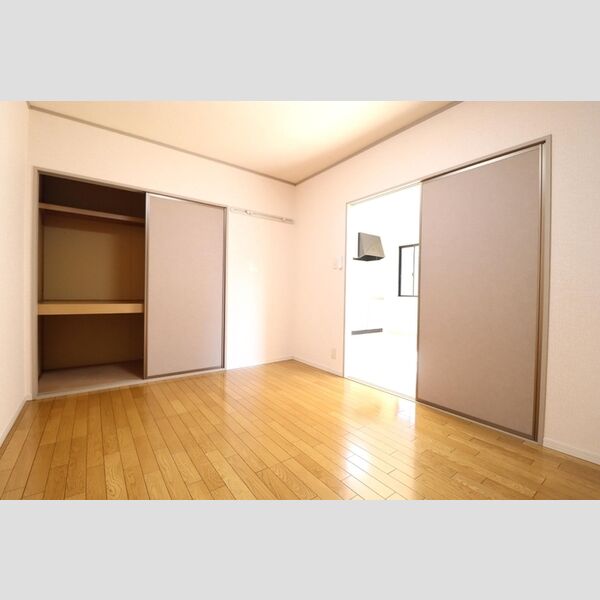 その他 (西側洋室)