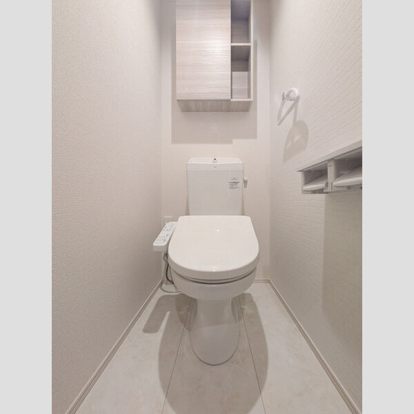 トイレ (温水洗浄暖房便座)