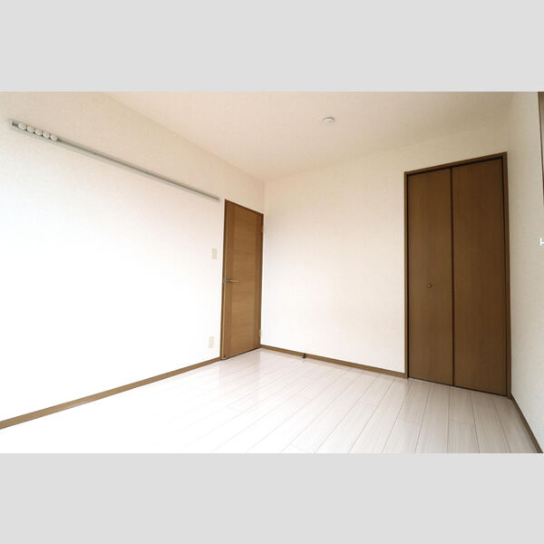 その他 (北側洋室6帖)