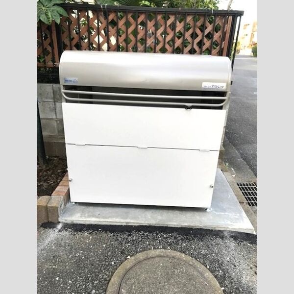 現地周辺 (ゴミ置場)