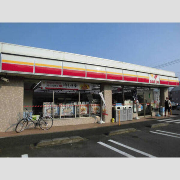 現地周辺 (コンビニ)