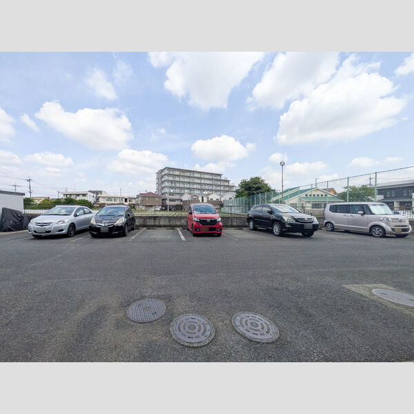 駐車場 (駐車場)
