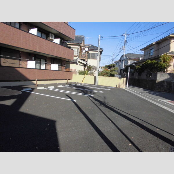 駐車場 (駐車場)