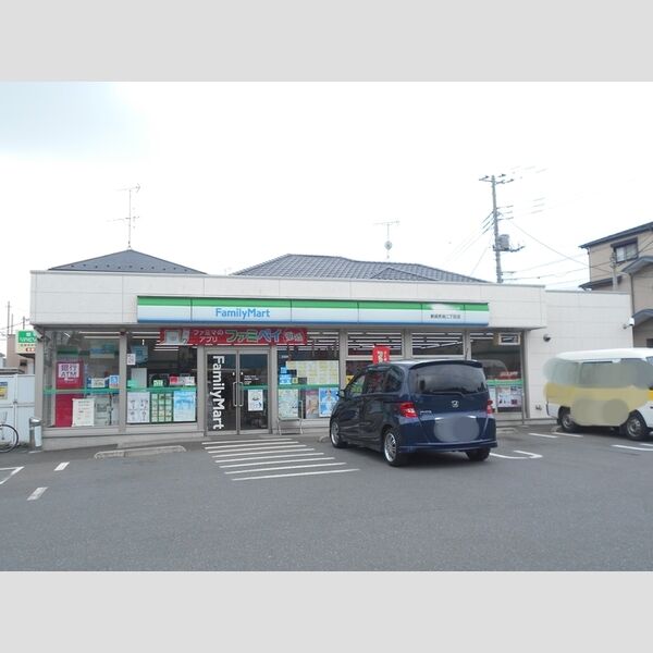 現地周辺 (コンビニ)