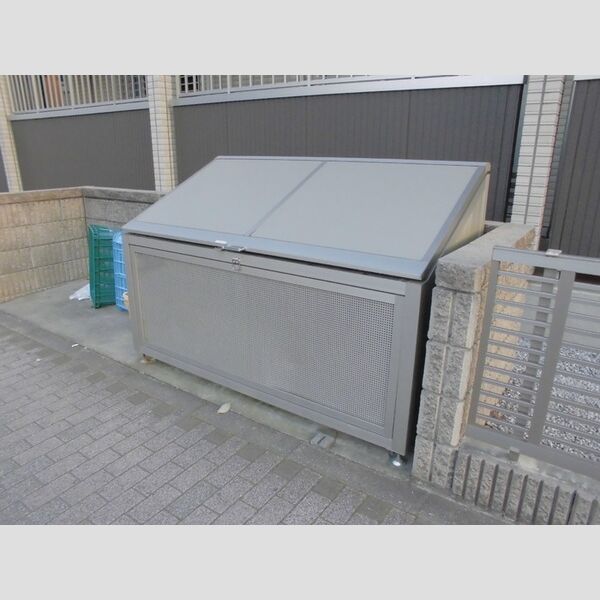 現地周辺 (ゴミ置き場)