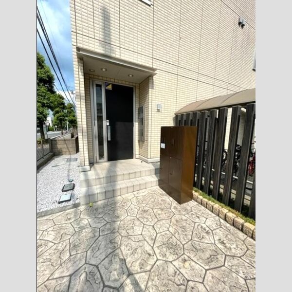 エントランス (エントランス)