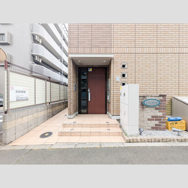 エントランス (エントランス)