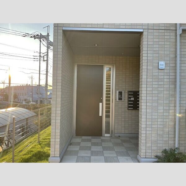 エントランス (エントランス)