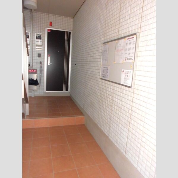 現地周辺 (エントランス内)