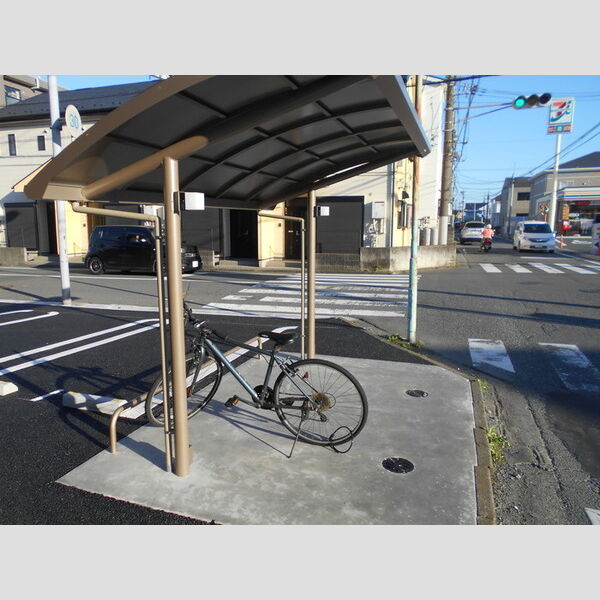 現地周辺 (駐輪場)