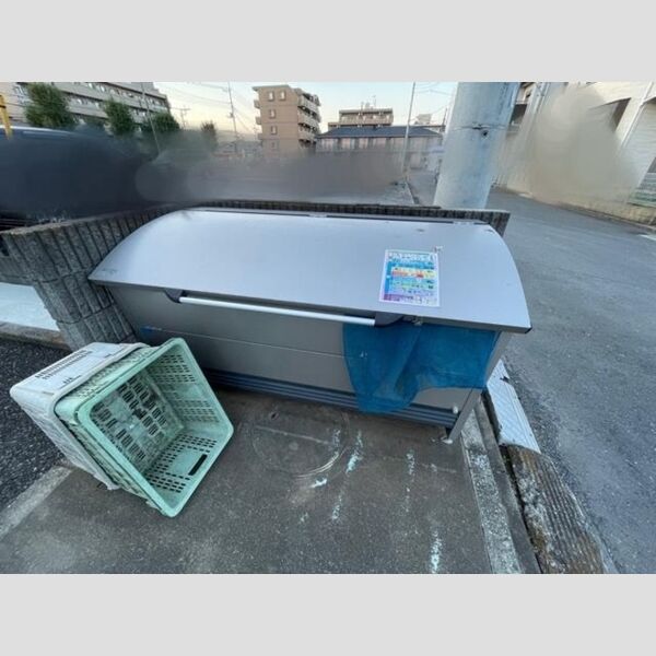 現地周辺 (ゴミ置き場)