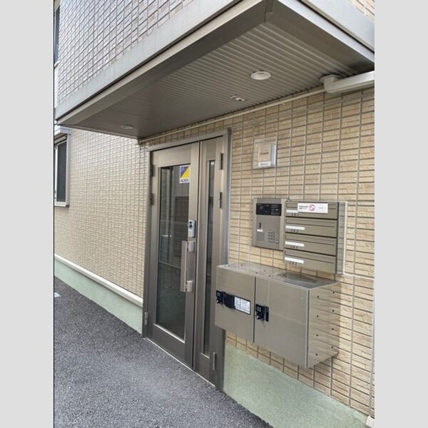 エントランス (エントランス(宅配ボックス設置あり))
