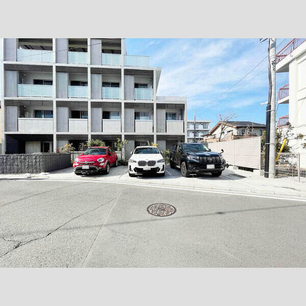 駐車場 (駐車場)