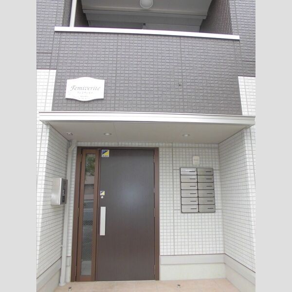 エントランス (エントランス)