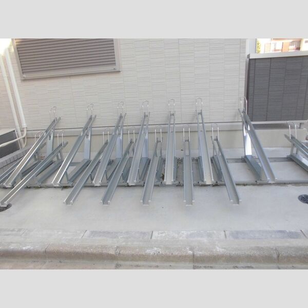 現地周辺 (駐輪場)