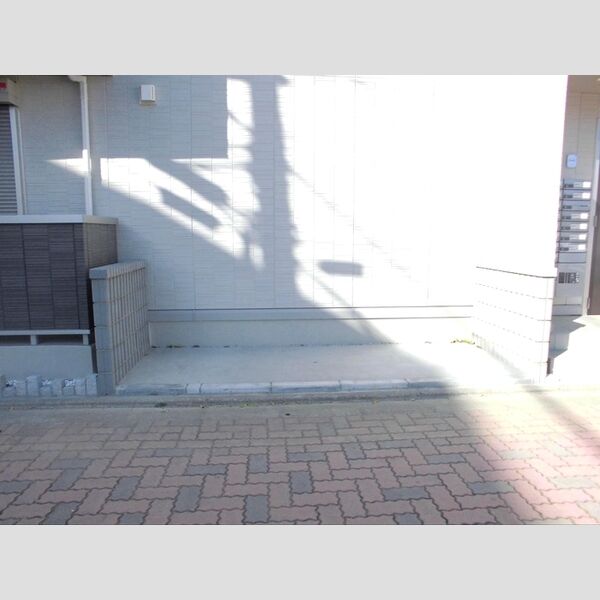 現地周辺 (ゴミ置場)