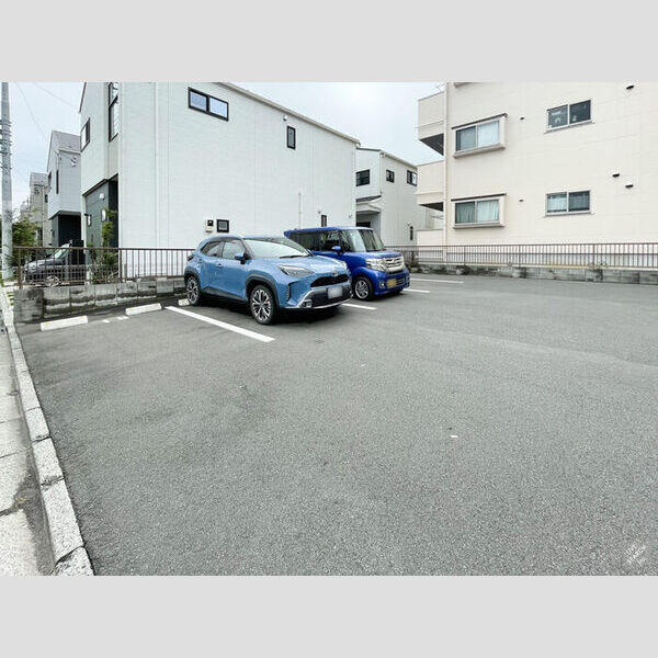 駐車場 (駐車場)