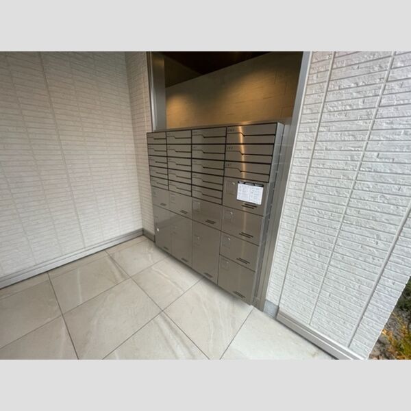 駐車場 (集合ポスト、宅配ボックス)