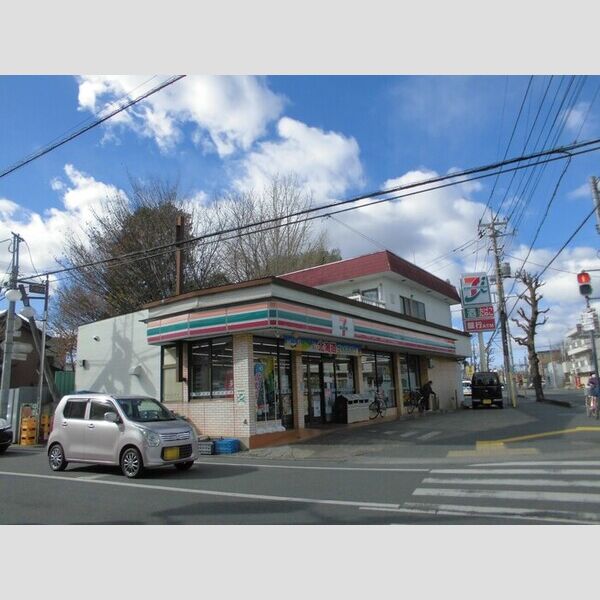 現地周辺 (コンビニ(約280m))