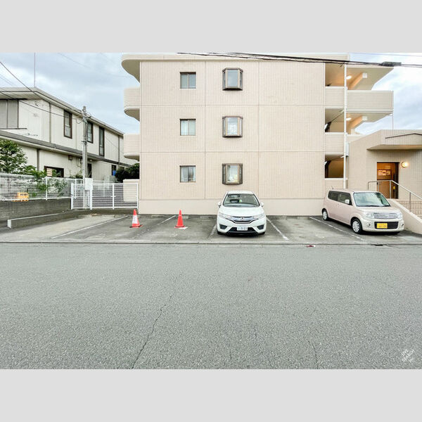 駐車場 (駐車場)