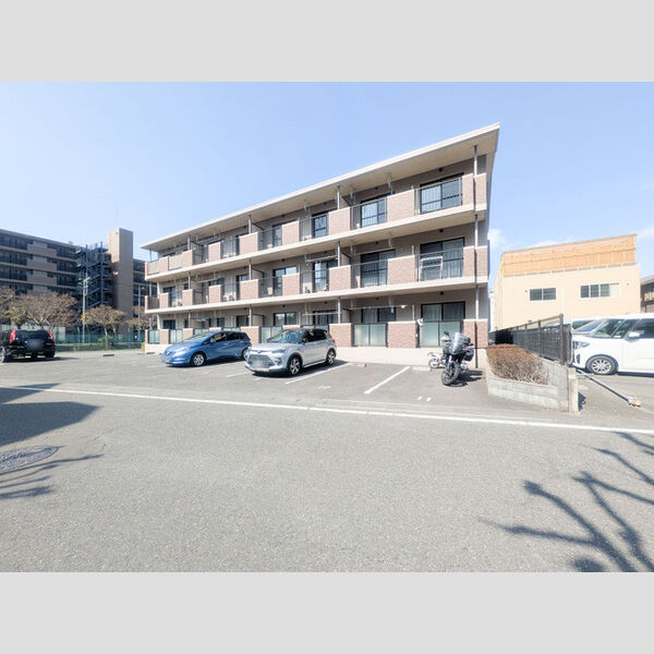 現地周辺 (駐車場)