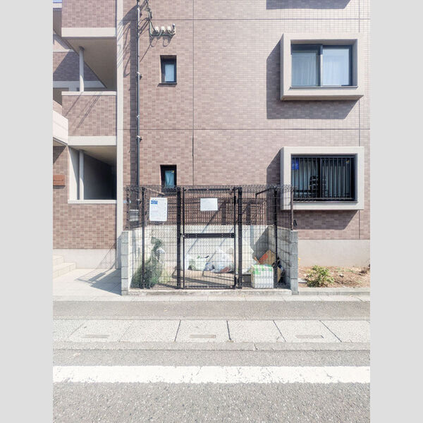 現地周辺 (ゴミ置場)