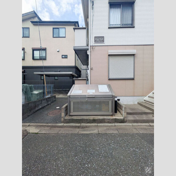 現地周辺 (ゴミ置場)