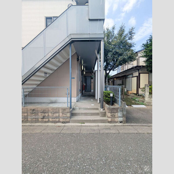 エントランス (エントランス)