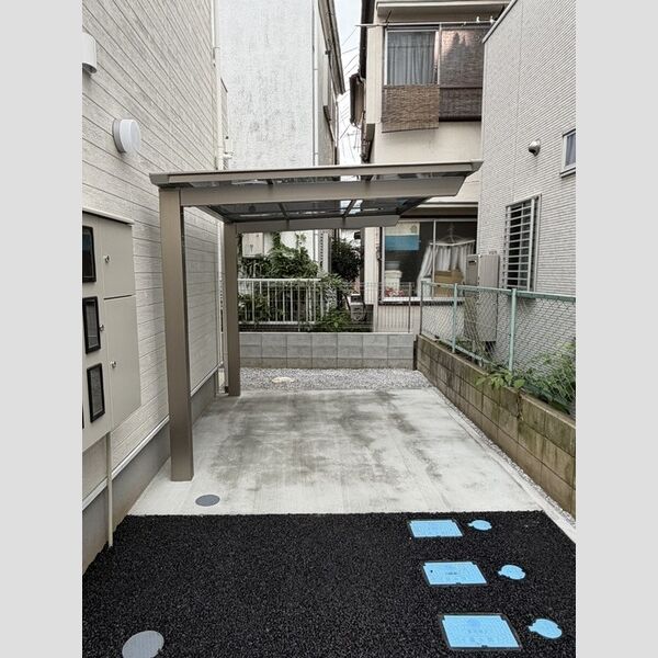 現地周辺 (駐輪場)