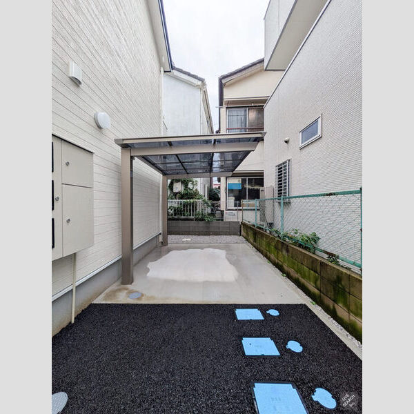 現地周辺 (駐輪場)